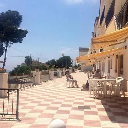 Entre La Playa Y La Montana Apartment *